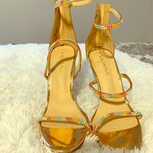 Very elegant stiletto strapped heels. New no tag.